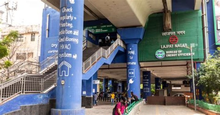 How can I go to Andheri station from Lokhandwala?