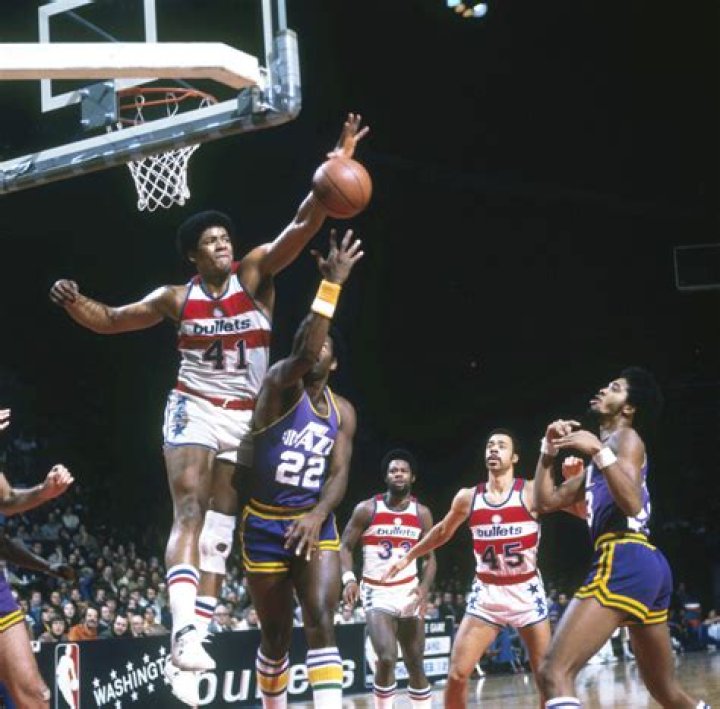 Wes Unseld, Washington basketball legend and NBA Hall of Famer, dies at 74